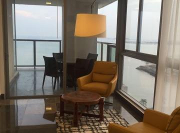 Apartamento de 2 habitaciones, Panamá · Amplio Apartamento con Vista Al Mar, Av Balboa.