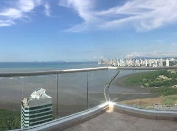 Apartamento de 4 habitaciones, Panamá · Alquilo Penthouse en Country Club de Costa del Este.