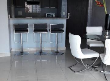 Apartamento de 3 habitaciones, Panamá · Alquiler de Apartamento D E 150 M².en P. H. Top Tower, Costa del Este.