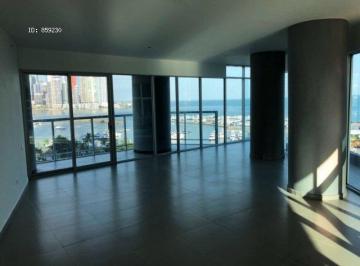 Apartamento de 2 habitaciones, Panamá · Apartamento de 156 m². en P. H. Yacht Club Tower, Av Balboa.