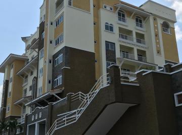 Apartamento de 1 habitación, Panamá · Remato en 155k Apartamento en Tucan Country Club & Golf Cel