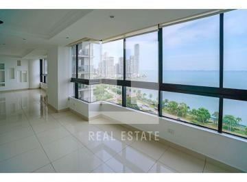 Apartamento · 332m² · 4 Recámaras · 2 Estacionamientos · Se Vende Apartamento en Princesa del Mar, en La Av Balboa a La Venta