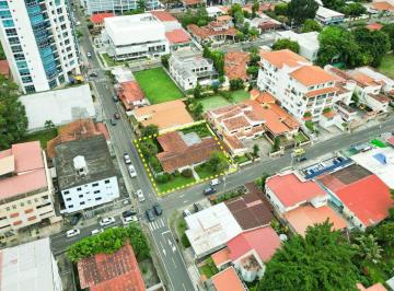 Terreno / Lote de 3 habitaciones, Panamá · Venta de Casa en San Francisco, 930 m² de Terreno y 400 m² de Construcción