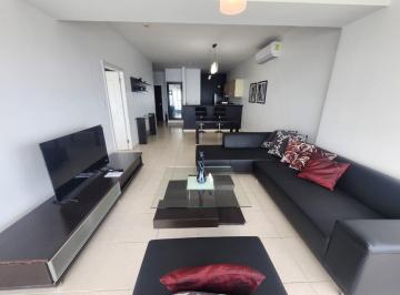 Apartamento · 90m² · 1 Recámara · 1 Estacionamientos · Se Alquila Elegante Apartamento en PH Vista del Mar Av Balboa