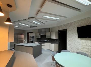 Apartamento · 517m² · 4 Recámaras · 3 Estacionamientos · Alquiler Apartamento en Punta Pacifica, Edificio Venetian Tower