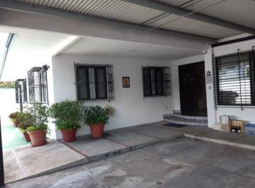Casa de 4 habitaciones, Panamá · Casa El Carmen en Venta Precio Reducido!