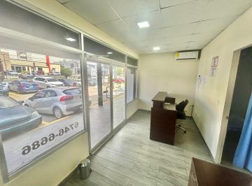 Local comercial de 8 habitaciones, Panamá · Alquiler Local Frente a Calle 50, Ubicación Privilegiada