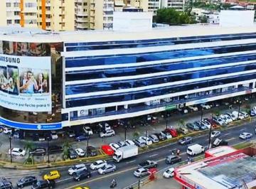 Oficina comercial de 3 habitaciones, Panamá · Se Vende o Se Alquila - El Dorado, Oficina en PH. Centro Comercial Plaza Aventura
