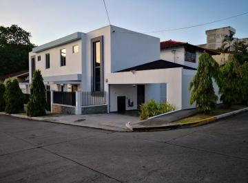Casa · 175m² · 3 Recámaras · 4 Estacionamientos · Se Alquila Moderna Casa en La Alameda