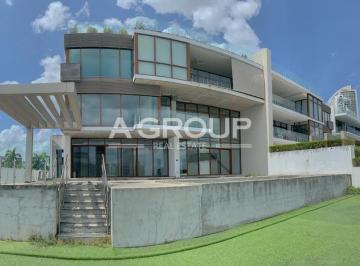Apartamento · 1300m² · 4 Recámaras · 3 Estacionamientos · Exclusiva Residencia Casa en Ocean Reef - Punta Pacifica