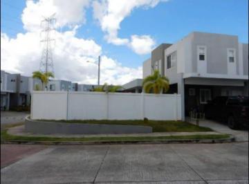 Casa de 4 habitaciones, San Miguelito · Vendo Casa en Esquina con Piscina en Brisas del Golf!