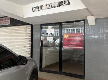 Local comercial , Panamá · Ganga Se Vende Oficina Planta Alta en Av Balboa, P. H. Parque Urraca