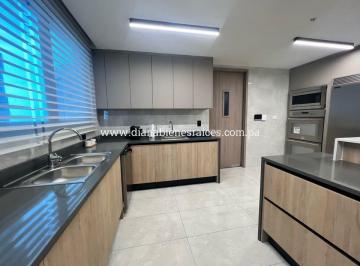 Apartamento · 320m² · 3 Recámaras · 3 Estacionamientos · Venta de Apartamento en Punta Paitilla, Panamá