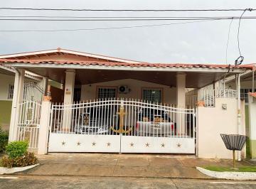 Casa · 173m² · 3 Recámaras · 2 Estacionamientos · Venta de Casa en Chorrera, Altos del Campo