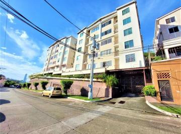Apartamento de 3 habitaciones, Panamá · Venta de Apartamento de 90 m² en PH Las Roccas, Altos de Santa María 22 - 5534gg