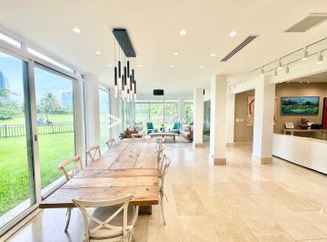 Casa · 900m² · 4 Recámaras · 5 Estacionamientos · Fairway Estates / Santa Maria / Venta