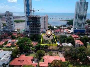 Terreno / Lote · 3400m² · Se Vende Terreno en Altos del Golf Entre Av Cincuentenario 3,400 m²