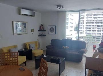 Apartamento de 2 habitaciones, Panamá · Apartamento Remodelado de 2 Recamaras en El Cangrejo