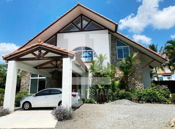 Casa · 332m² · 3 Recámaras · 2 Estacionamientos · Se Vende Casa de Playa en Punta Barco