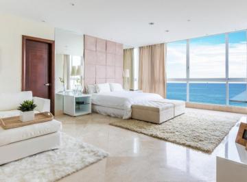 Apartamento · 500m² · 4 Recámaras · 3 Estacionamientos · Alquiler: Apartamento en PH The Point, Paitilla