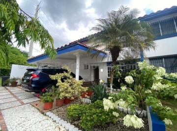 Casa de 3 habitaciones, Panamá · Venta de Casa de 300 m² de Construcción en Altos de Panamá 22 - 10198gg