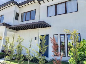 Casa · 338m² · 3 Recámaras · 2 Estacionamientos · The Woods - Santamaria - Jac. P