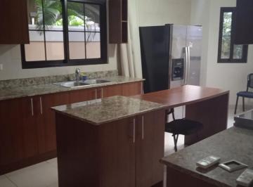 Casa de 4 habitaciones, Panamá · Casa de 4 Recamaras con Den Estudio y Sala Familiar en Costa Sur