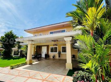 Casa de 3 habitaciones, San Miguelito · Venta de Casa Esquinera de 400 m² en Villa Alta, Brisas del Golf 23 - 5982gg