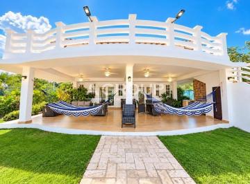 Casa · 511m² · 5 Recámaras · 4 Estacionamientos · Amplia Casa de Playa a Pasos del Mar - Coronado