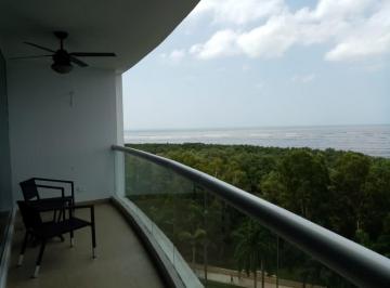 Apartamento de 3 habitaciones, Panamá · Apartamento de 3 Recamaras Remodelado en Costa del Este Frente Al Mar