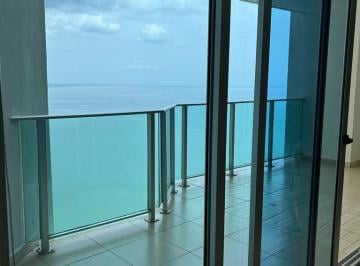 Apartamento de 3 habitaciones, Panamá · Apartamento de 3 Recamaras Frente Al Mar. Remate