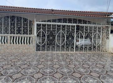 Casa · 291m² · 3 Recámaras · 2 Estacionamientos · Venta de Casa en Arboledas de Arraiján
