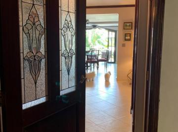 Casa de 4 habitaciones, Panamá · Nuevo Precio! Vendo Casa con Excelente Ubicación en El Cangrejo