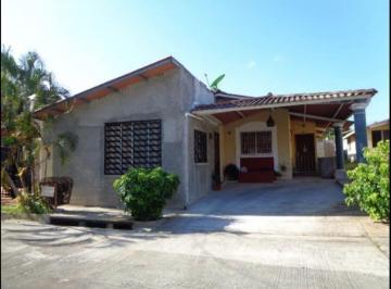 Casa de 3 habitaciones, Panamá · Vendo Casa en Las Cumbres Residencial Tranquilo con Porton Electrico