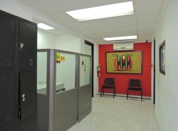 Oficina comercial · 600m² · 6 Estacionamientos · Alquiler de Oficina en La Via España, PH Torre Banco Delta