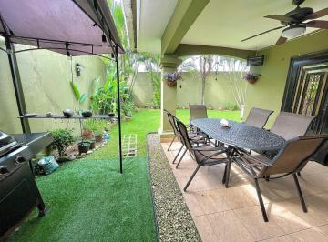 Casa · 296m² · 3 Recámaras · 2 Estacionamientos · Venta de Casa en Condado del Rey PH Paseo Dorado Esquina. Oportunidad