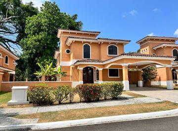 Casa de 3 habitaciones, Panamá · Venta de Casa en Clayton Village