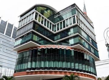 Oficina comercial · 715m² · 8 Estacionamientos · Oficina Plaza Globus - Samuel Lewis - 715 m² Semi - Amoblada - Rb