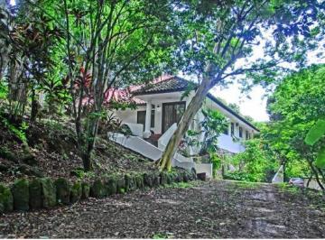 Casa de 3 habitaciones, Panamá · Vendo Casa con 2 Hectáreas y Quebrada en Las Cumbres