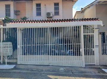 Casa de 3 habitaciones, Panamá · Vendo Casa Sin Hipoteca en Condado del Rey