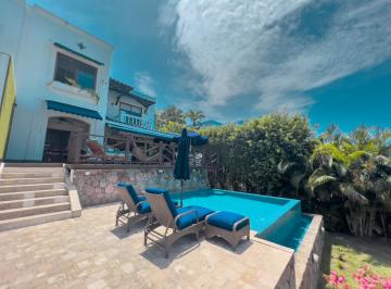 Casa · 472m² · 4 Recámaras · 2 Estacionamientos · Se Vende Villa Frente Al Mar en Playa Blanca, Río Hato