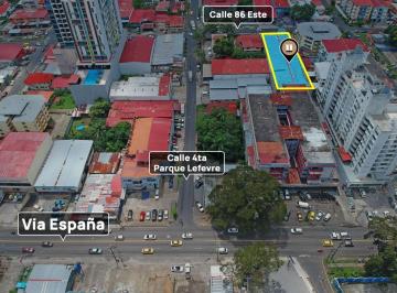 Bodega-Galpón-Depósito · 1800m² · 4 Estacionamientos · Se Vende Galera en Parque Lefevre de 1,500 m²