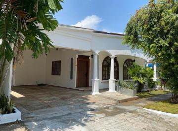 Casa · 290m² · 4 Recámaras · 4 Estacionamientos · Venta de Casa Comercial en Obarrio