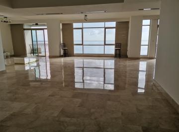 Apartamento · 388m² · 4 Recámaras · 3 Estacionamientos · Venta o Alquiler de Apartamento en Punta Pacífica