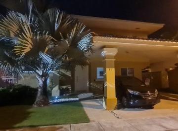 Casa · 3 Recámaras · 2 Estacionamientos · Venta Casa Brisas del Golf