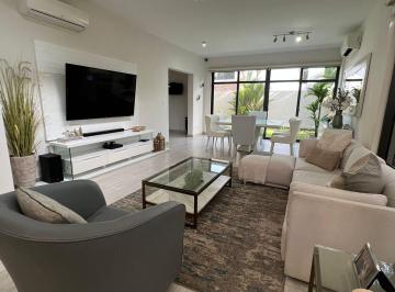 Casa · 230m² · 4 Recámaras · 4 Estacionamientos · Alquiler de Casa Amoblada en Panama Pacifico PH Nativa