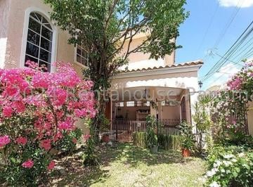Casa de 3 habitaciones, Panamá · Casa en Venta en Altos de Panama