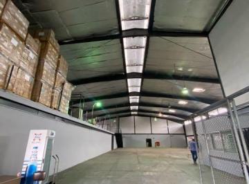 Bodega-Galpón-Depósito · 1600m² · 10 Estacionamientos · Alquilo Galera en Juan Diaz
