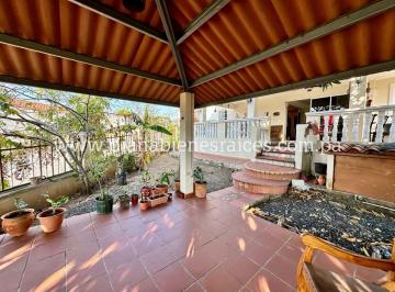 Casa · 350m² · 4 Recámaras · 2 Estacionamientos · Venta de Casa en Altos de Panamá