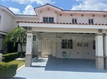 Casa de 3 habitaciones, Panamá · Casa en Venta en Versalles Panama